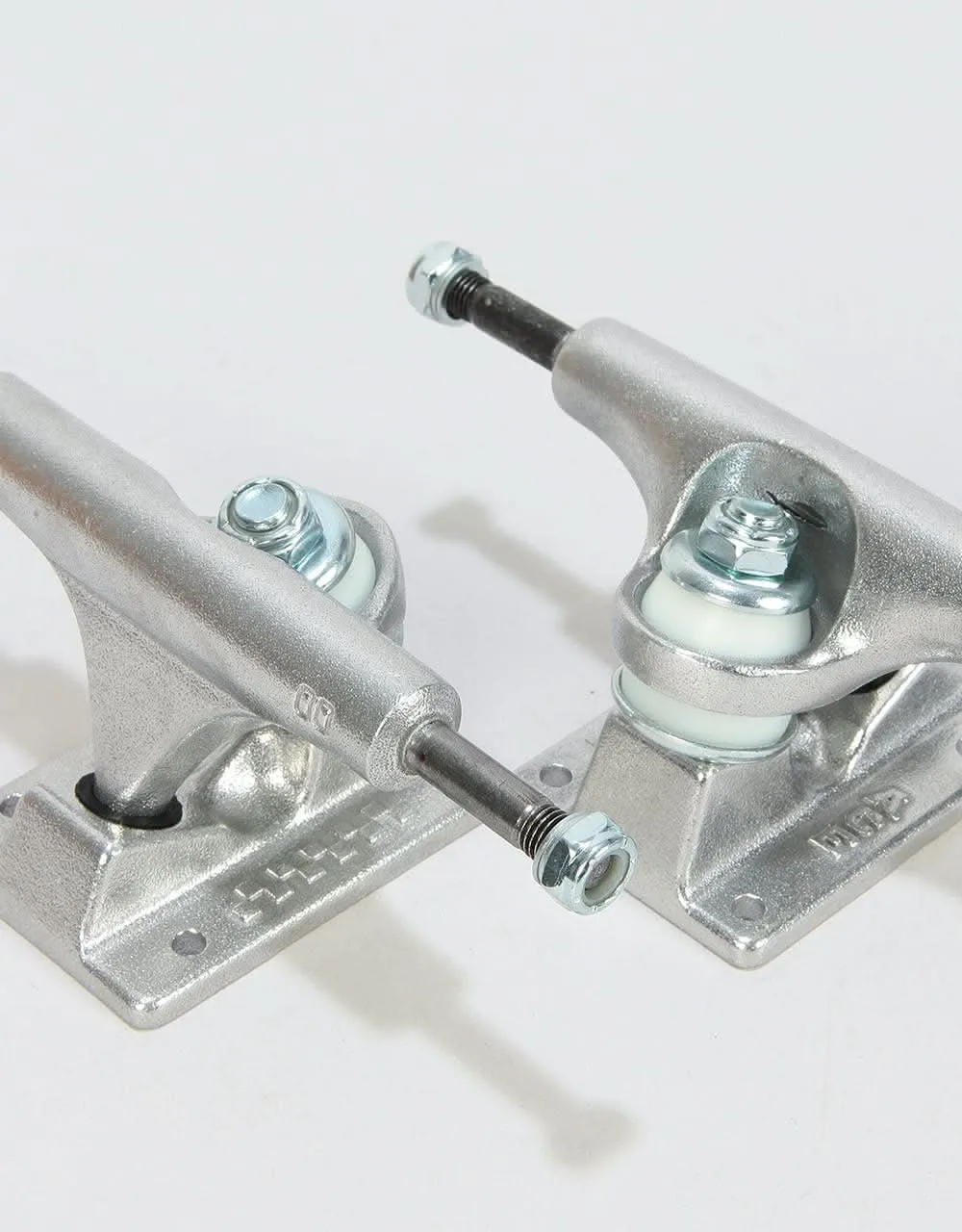 Ace 00 Classic Skateboard Trucks (Pair)