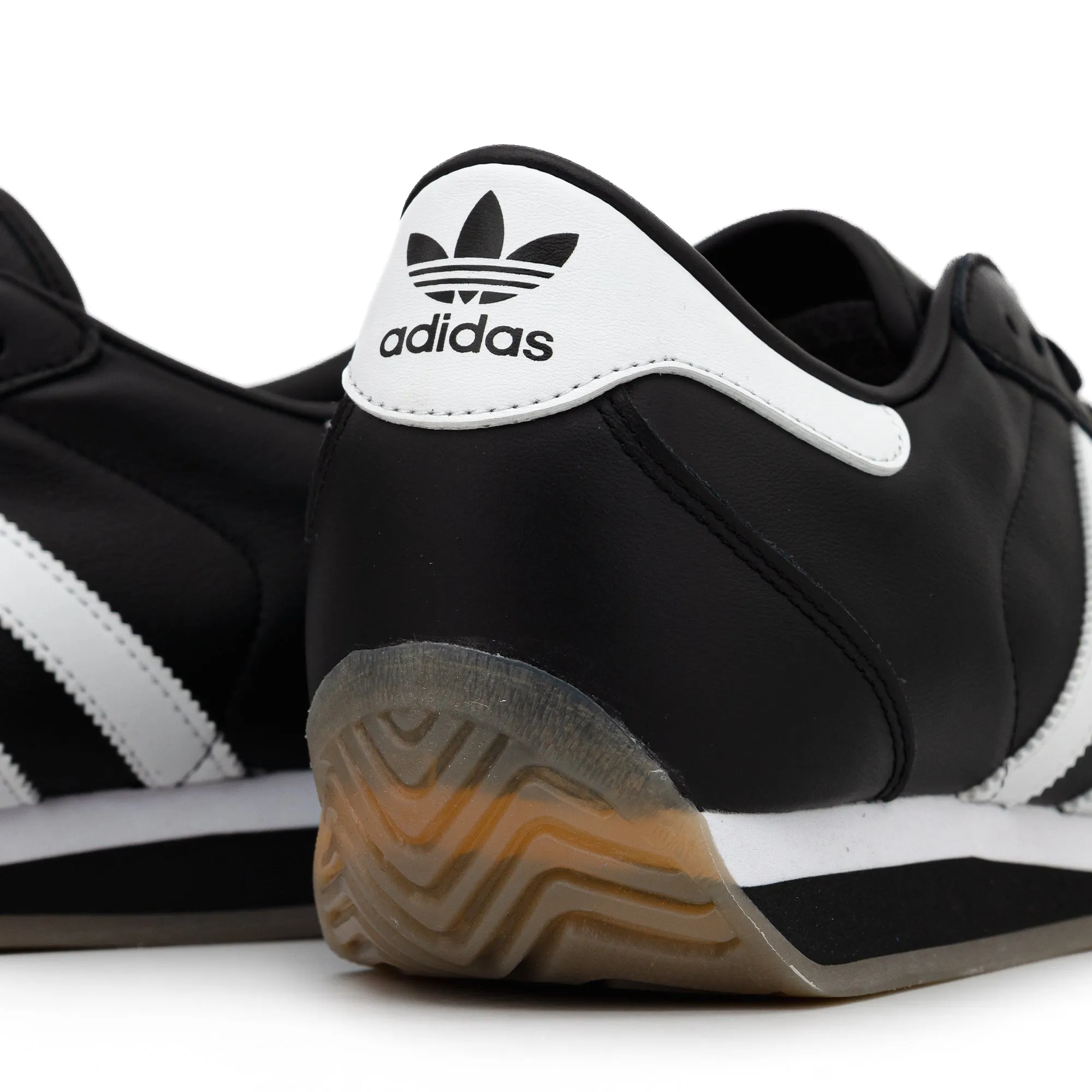 adidas Country II Cblack/Ftwwht/Carbon ID6600