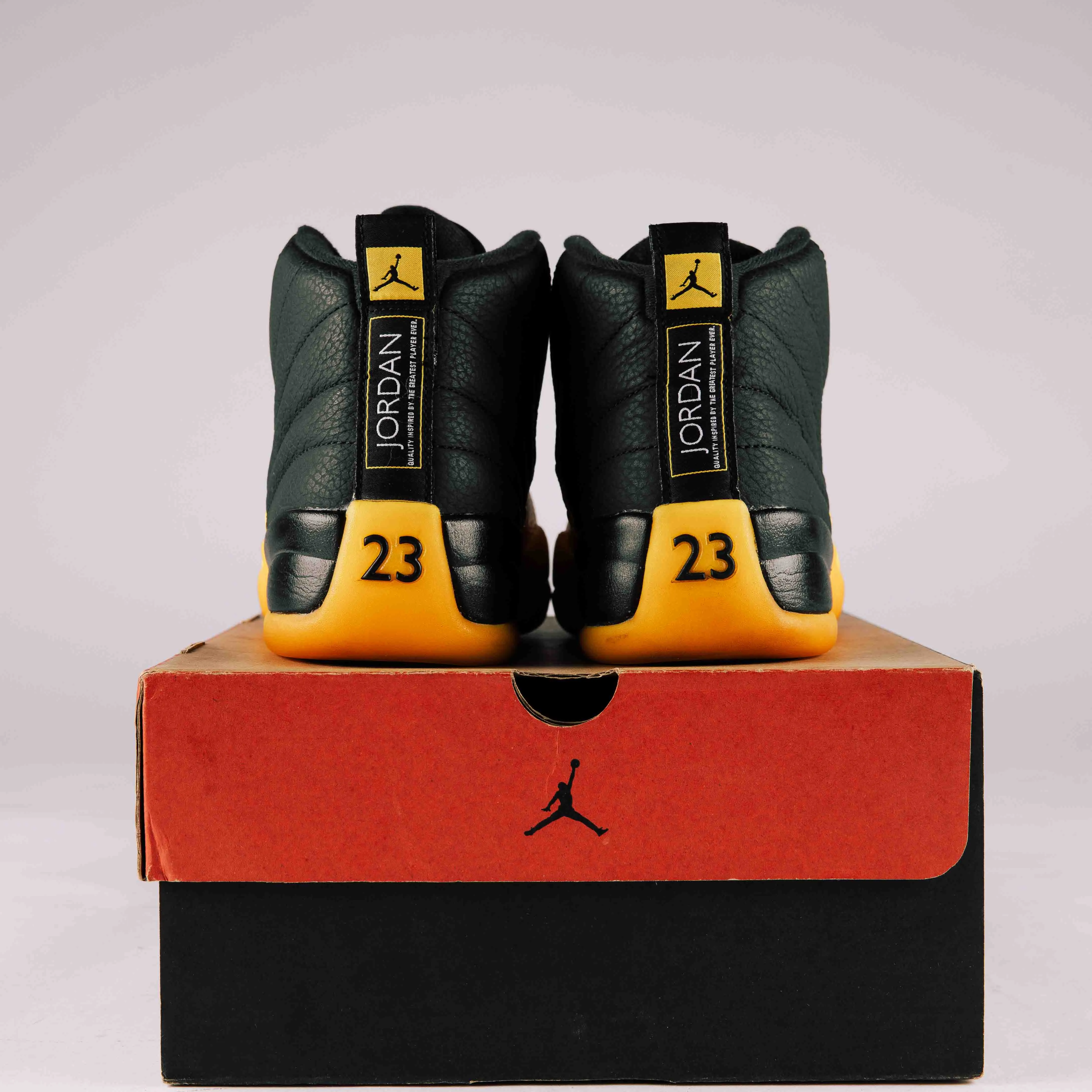 Jordan 12 Retro Black University Gold - Used - 0003