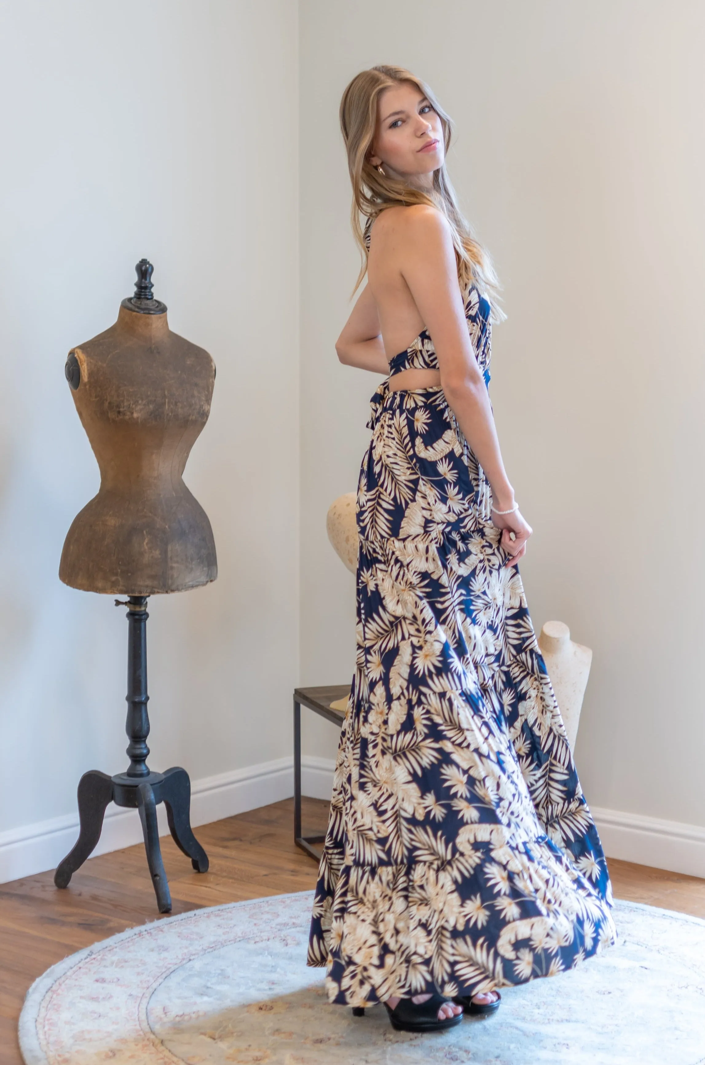 Tropical Vibes Maxi Dress - Navy Flower