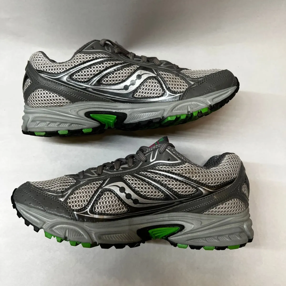 Women's Grid •Cohesion TR7• Trail Running Grey/Green/Fuchsia Size 9M -Preowned